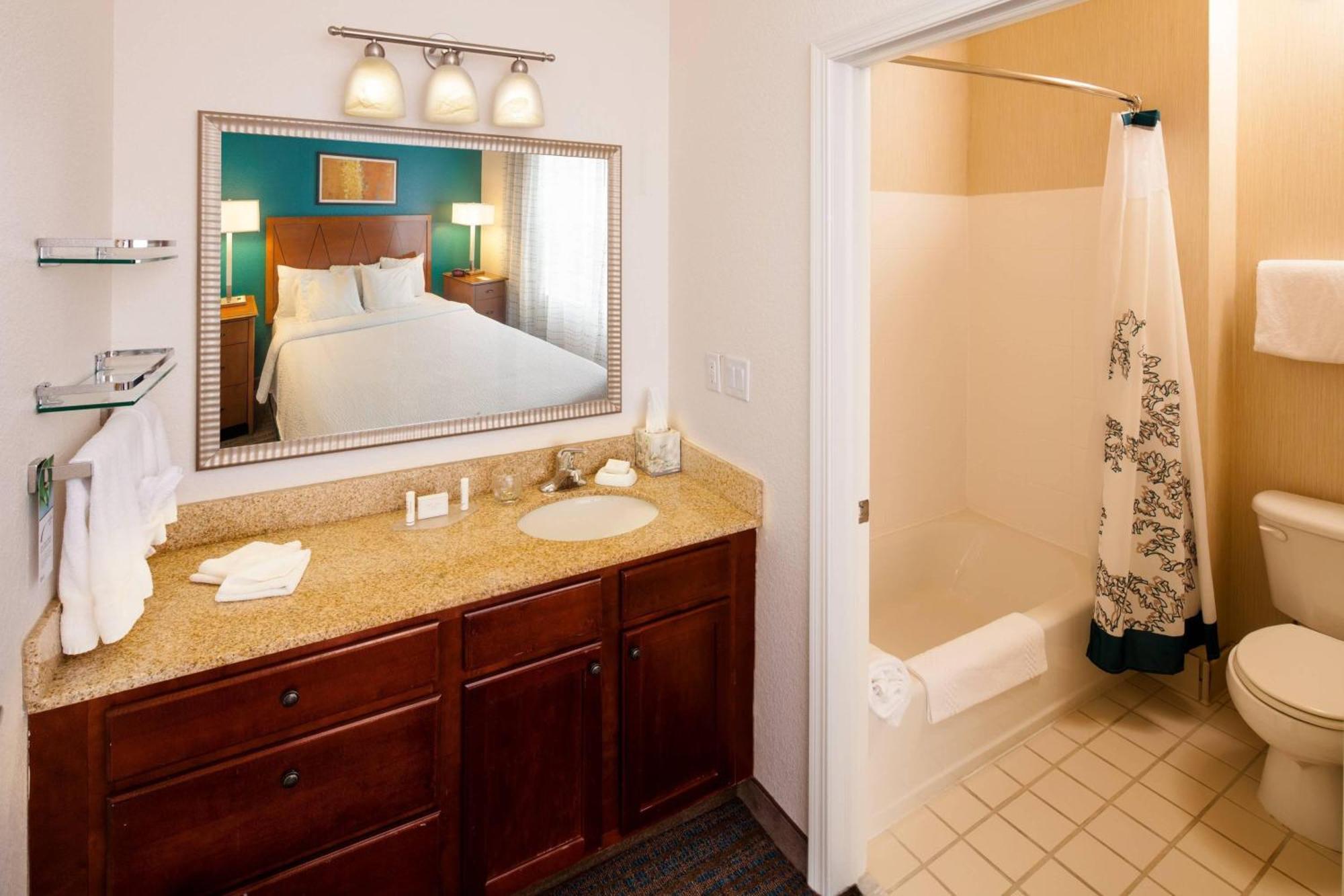 Residence Inn By Marriott Wichita East At Plazzio מראה חיצוני תמונה